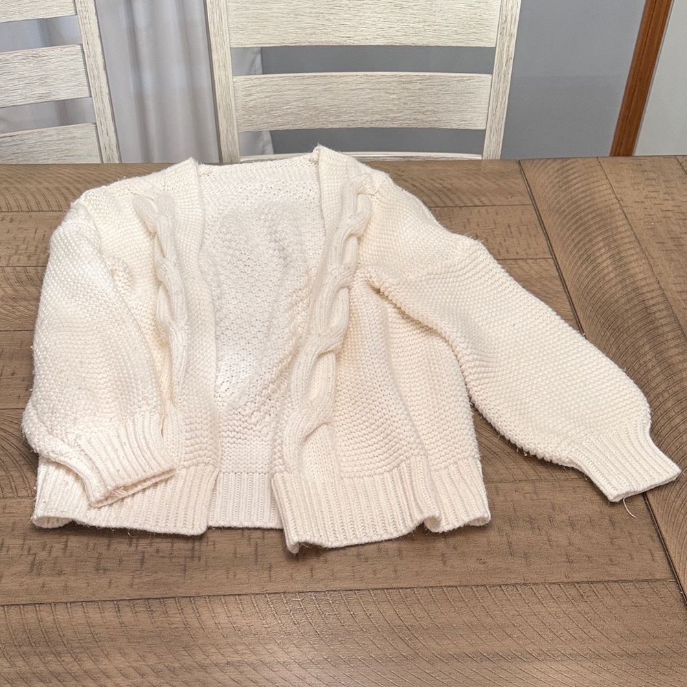 Elegant Cream Cable Knit Cardigan